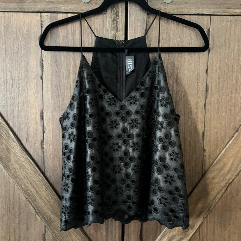 ASTR The Label Black Embroidered Sheer Floral Zip Closure Tank Size Small - Picture 2 of 7